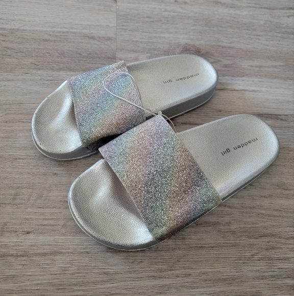 Kids Madden Girl Silver Glittery Sandals - Picture 1 of 5